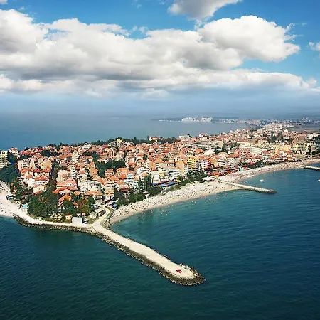 Aivazovsky Park شقة بوموري